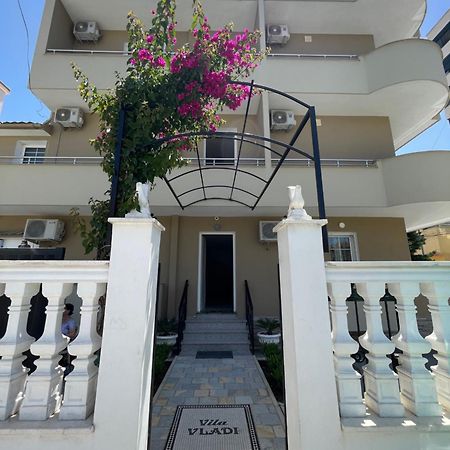 Vila Vladi Durres Luaran gambar