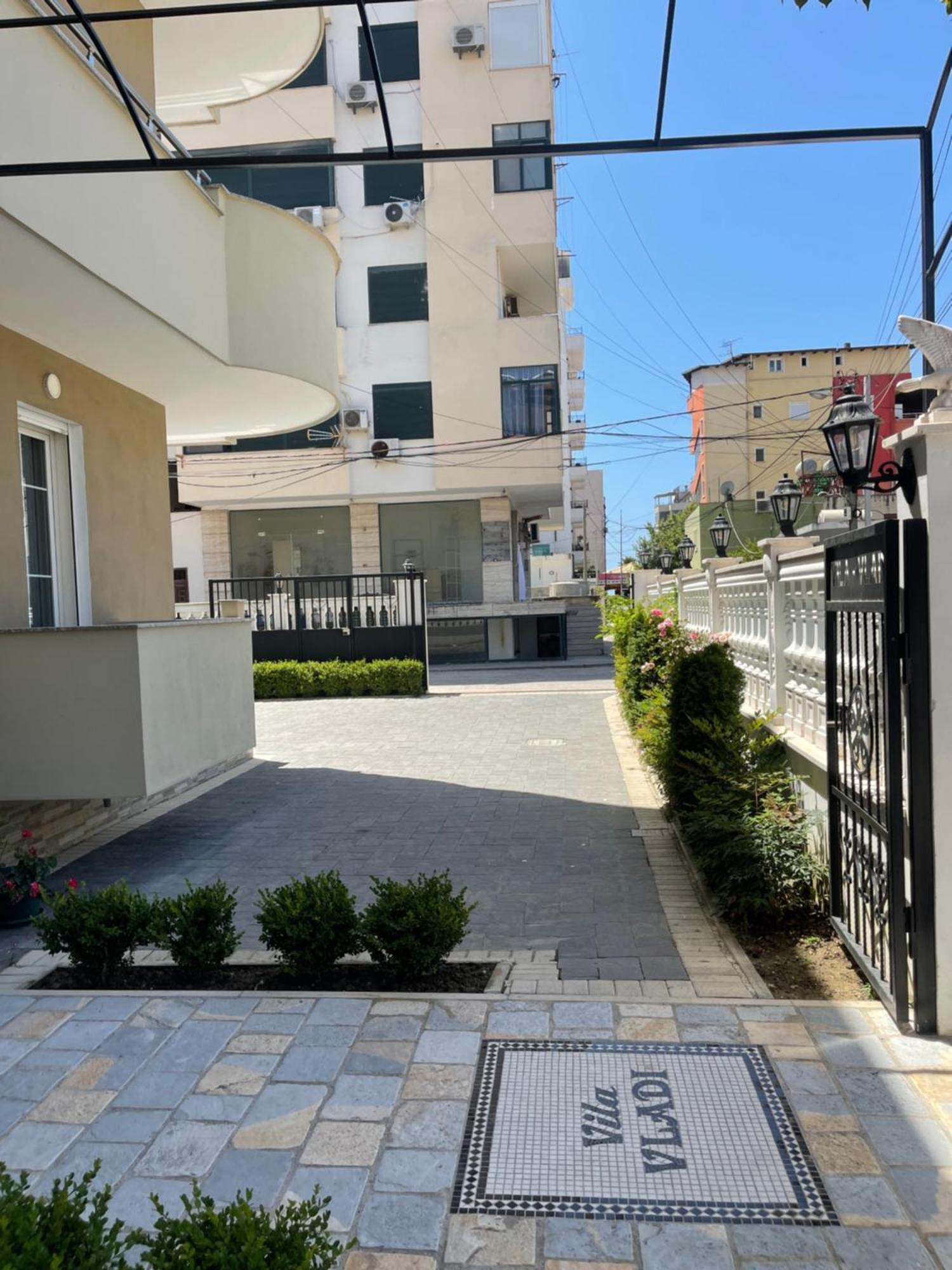 Vila Vladi Durres Luaran gambar