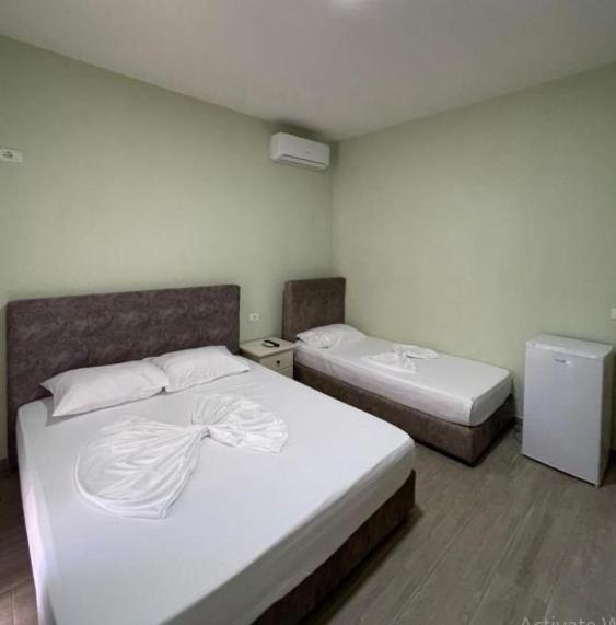 Vila Vladi Durres Luaran gambar