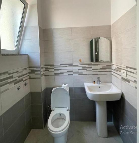 Vila Vladi Durres Luaran gambar